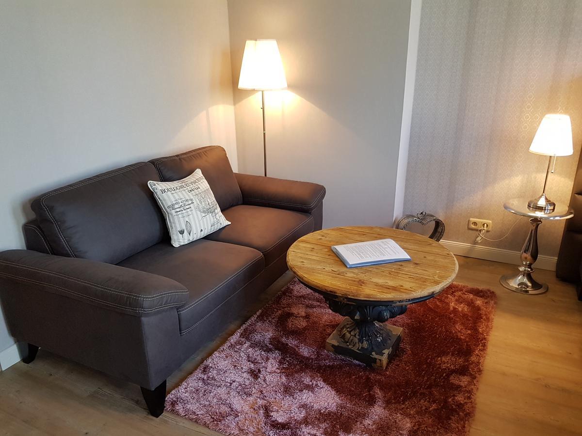 Apartamento Haus Im Park Wesselburen Exterior foto